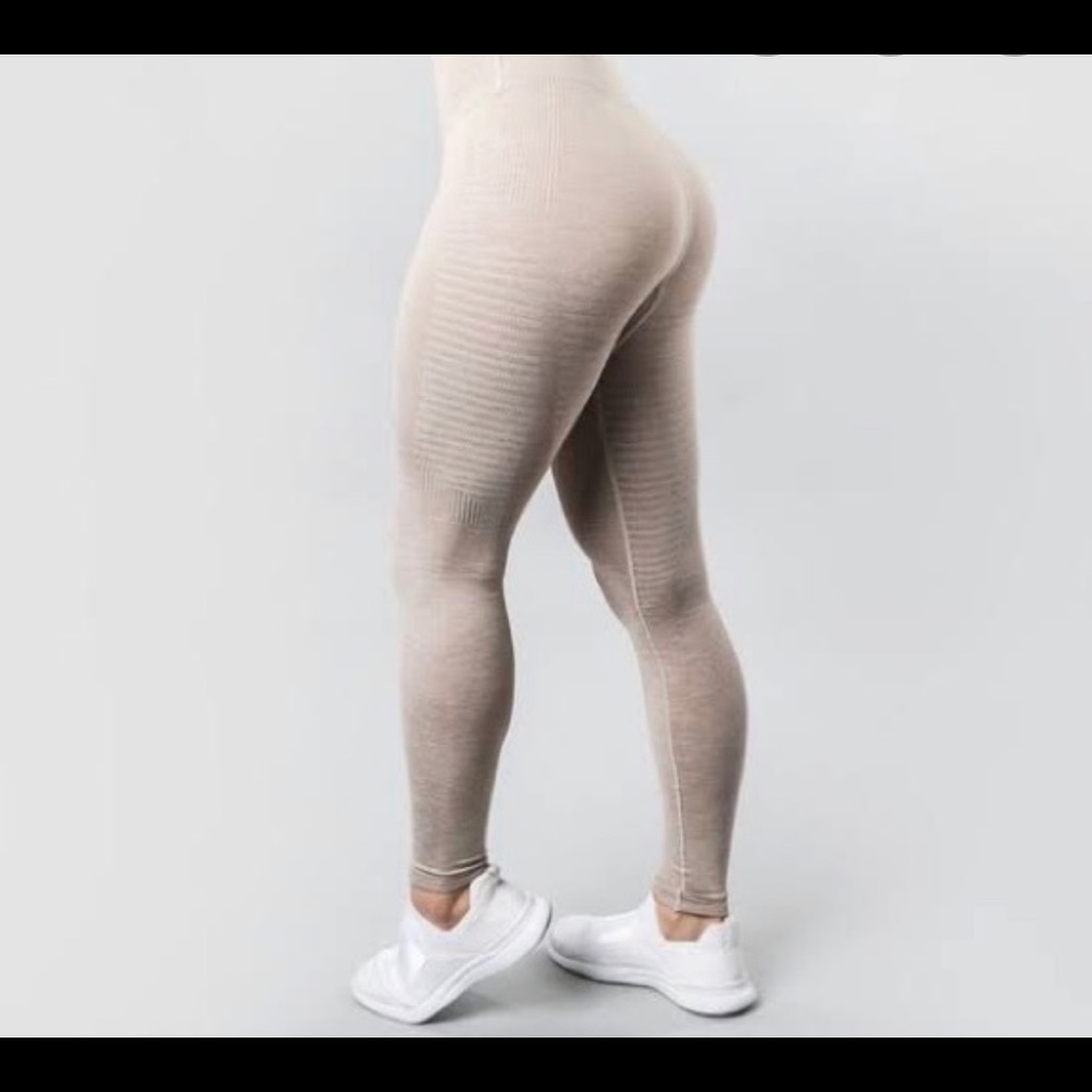 Alphalete nude aero leggings ✨✨✨